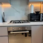 Ashri Luxurious Apartment With Breathtaking Views In Azizi Creek Views, Fawad