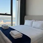 Ashri Luxurious Apartment With Breathtaking Views In Azizi Creek Views, Fawad