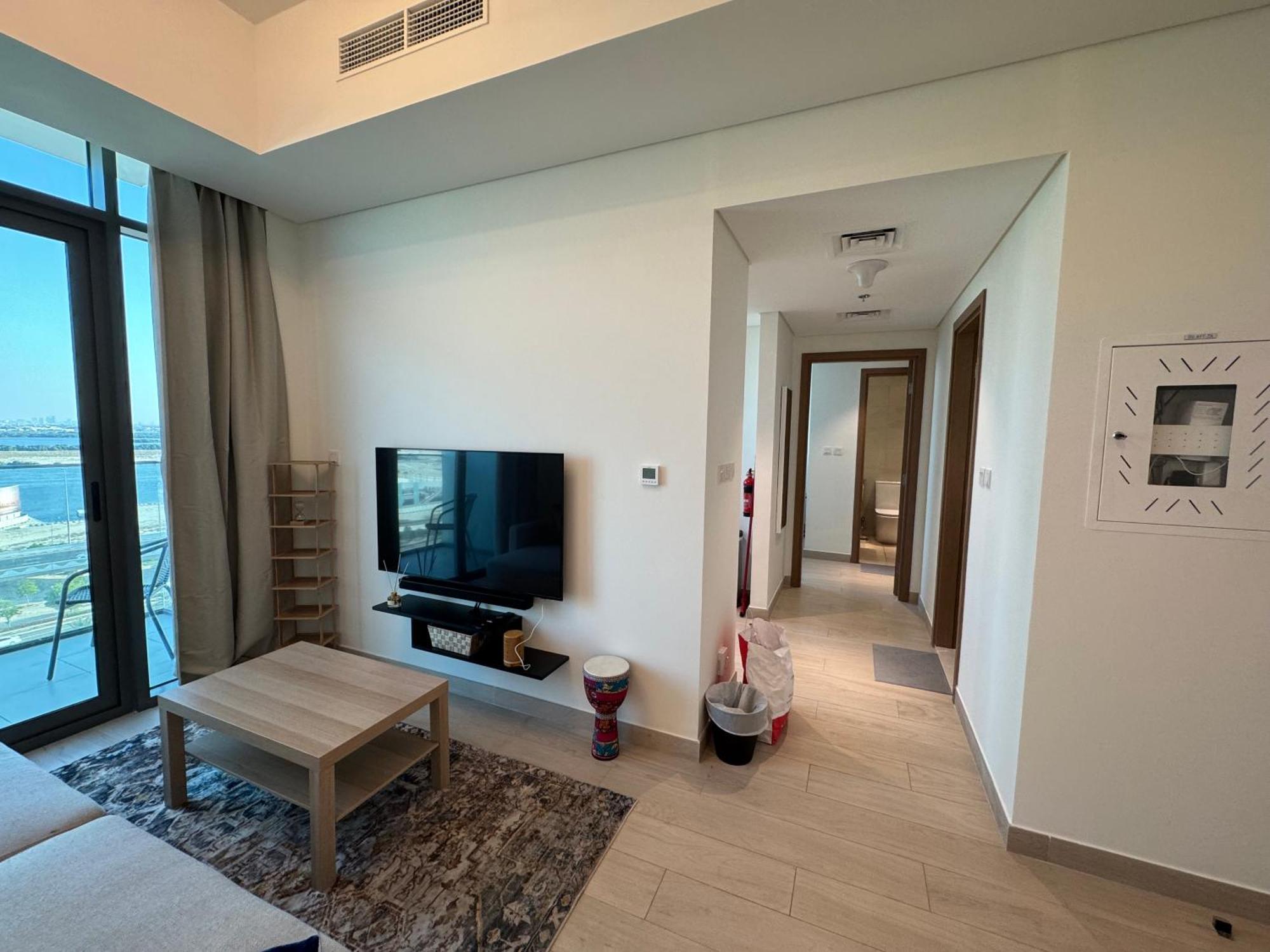 Apartment Ashri Luxurious With Breathtaking Views In Azizi Creek Views, Fawad Dubai