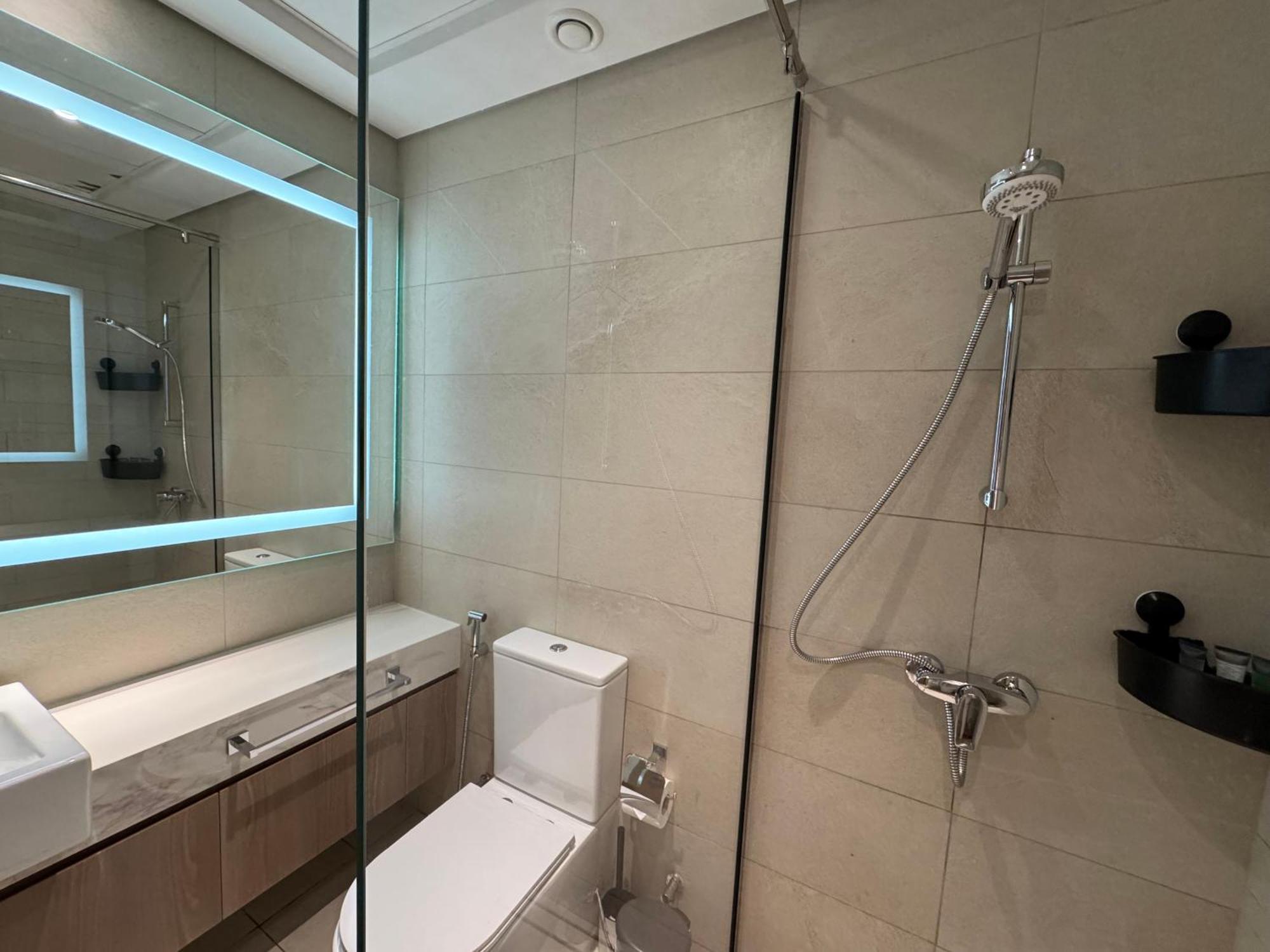 Apartment Ashri Luxurious With Breathtaking Views In Azizi Creek Views, Fawad