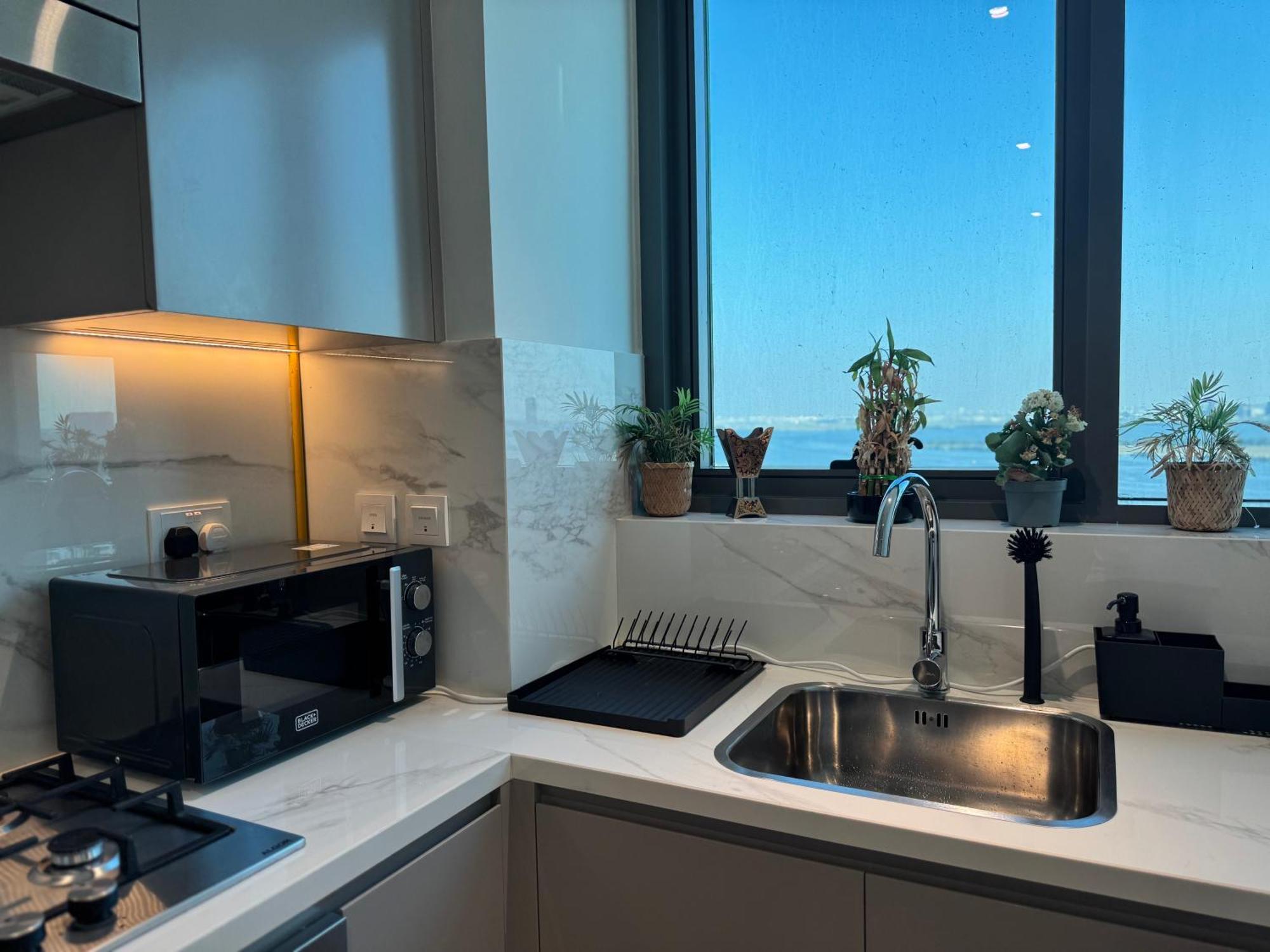 Apartment Ashri Luxurious With Breathtaking Views In Azizi Creek Views, Fawad