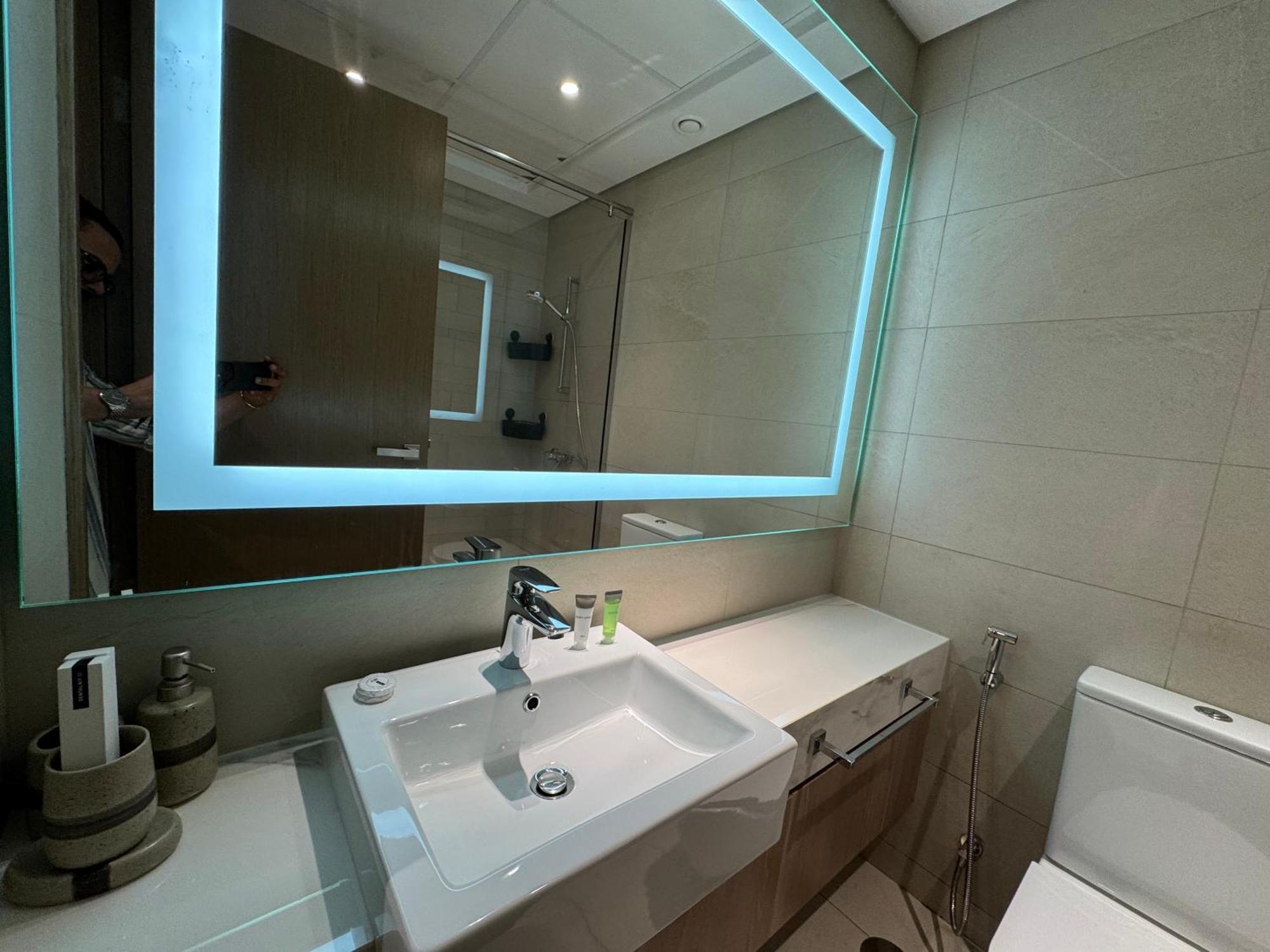 Apartment Ashri Luxurious With Breathtaking Views In Azizi Creek Views, Fawad Dubai