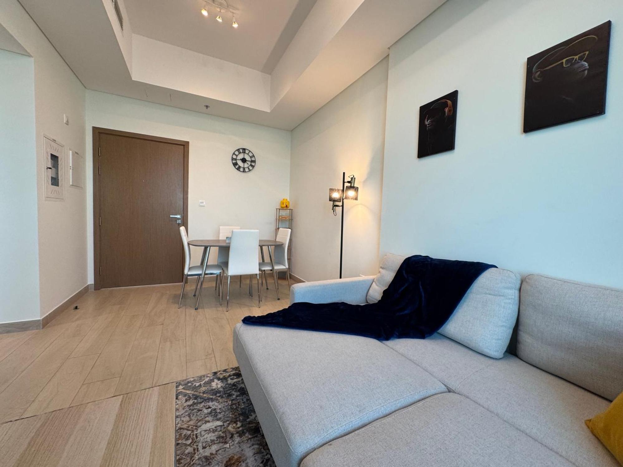 Apartment Ashri Luxurious With Breathtaking Views In Azizi Creek Views, Fawad Dubai